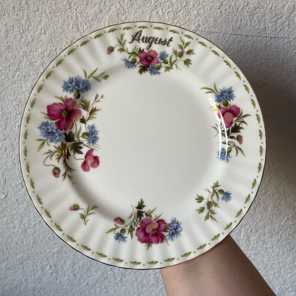 ROYAL ALBERT August plate